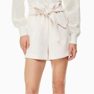 Aritzia Wilfred Cream Paperbag Tie-Waist Shorts